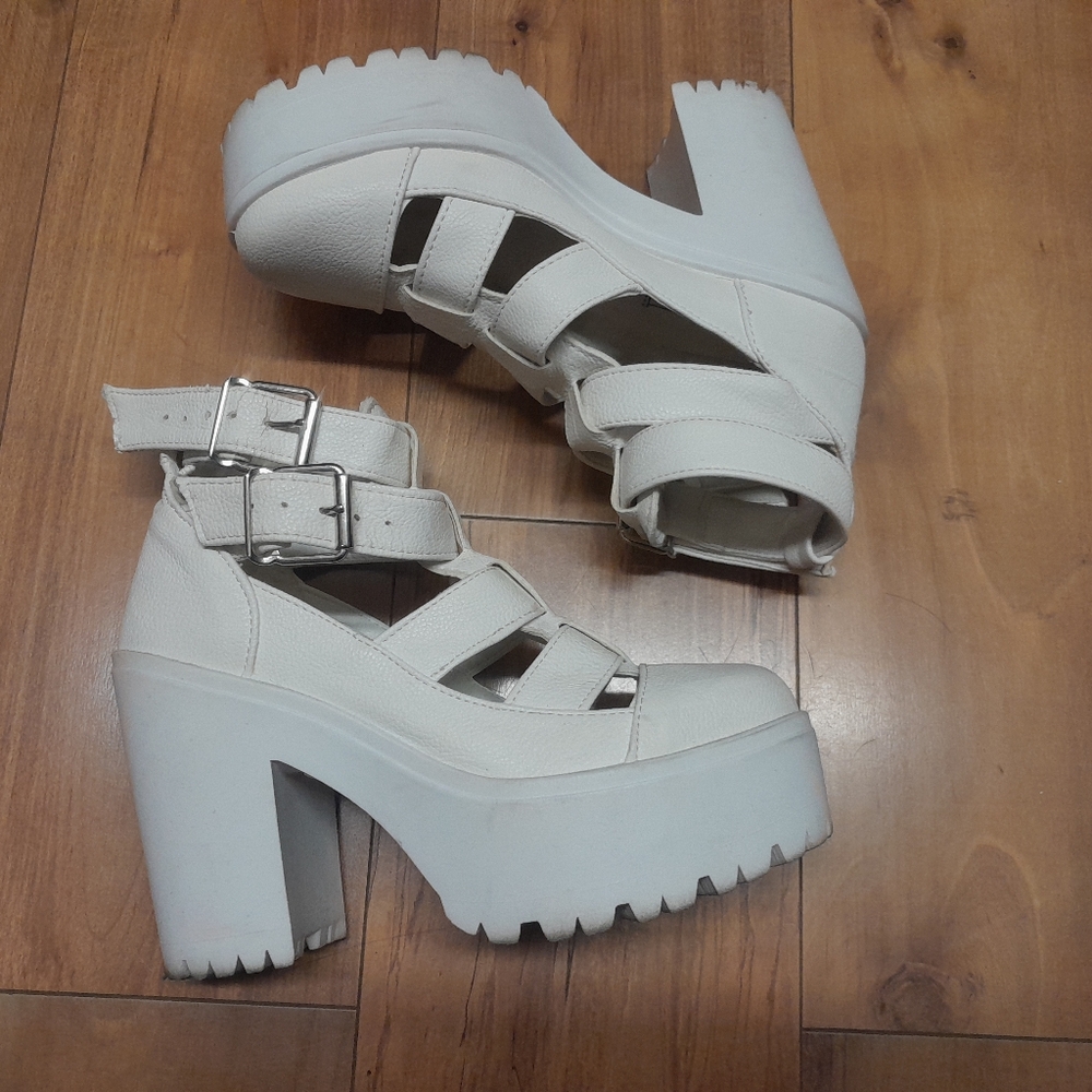 Topshop Ankle Strap Chunky Platform Sandals White Made In Italy Size 37/4 Us 6